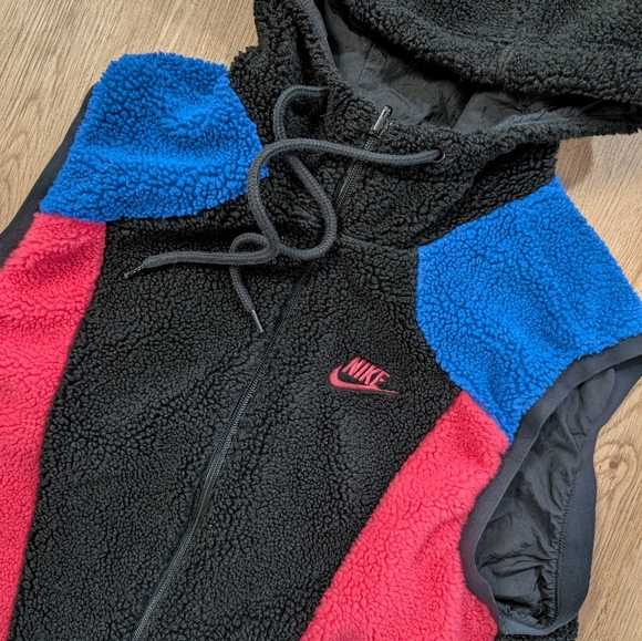 Nike Vest SKU1004 - Picture 2 of 5